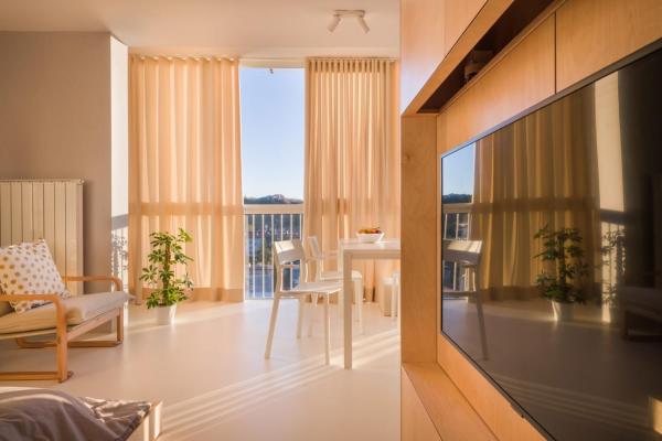 A la foto es mostra l'objecte Elegant Studio Apartment with Panoramic View situat a la ciutat de Nova Gorica.