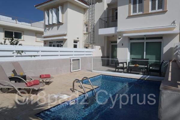 Gr8padz Villa Dionne - Айя Напа