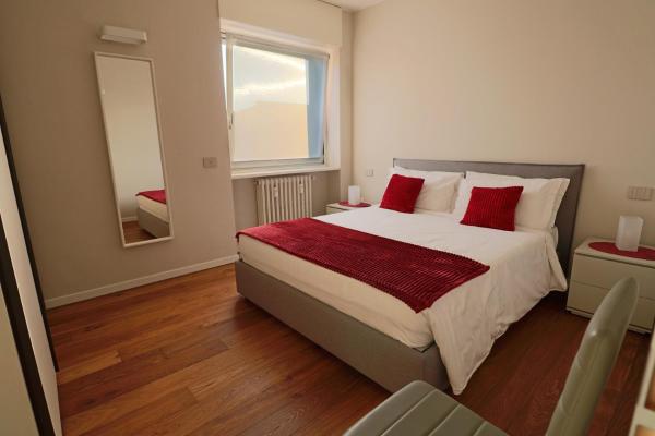 A la foto es mostra l'objecte Aparthotel Isola situat a la ciutat de Milà.