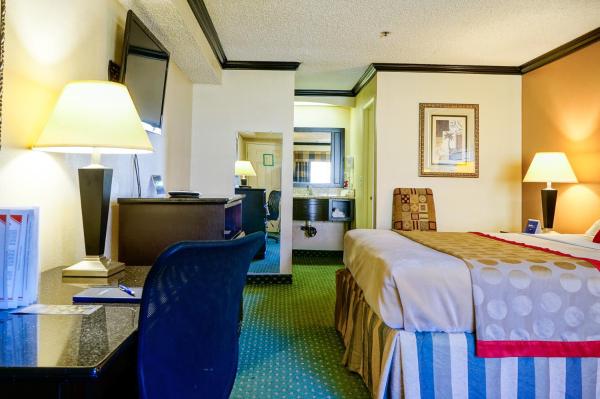 Foto 4: Ramada by Wyndham Ontario Airport & Convention Center