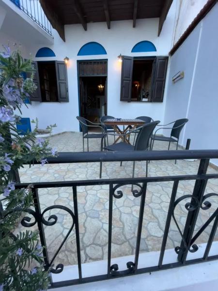 A la foto es mostra l'objecte Casa Nikolou Halki situat a la ciutat de Halki.