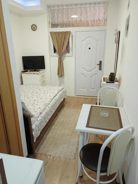 På billedet ses objektet Kapija Dragačeva apartmani beliggende i byen Lisice.