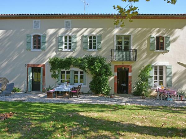 A la foto es mostra l'objecte Apartment with private terrace in Artigat situat a la ciutat de Castéras.