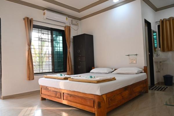 Na fotografii je vidět objekt Hotel Chivla Paradise nacházející se ve městě Malvan.