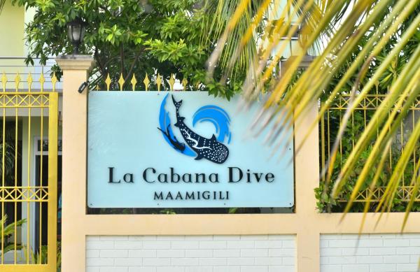 Na foto é possível ver o objeto La Cabana, Maamigili localizado na cidade de Maamigili.