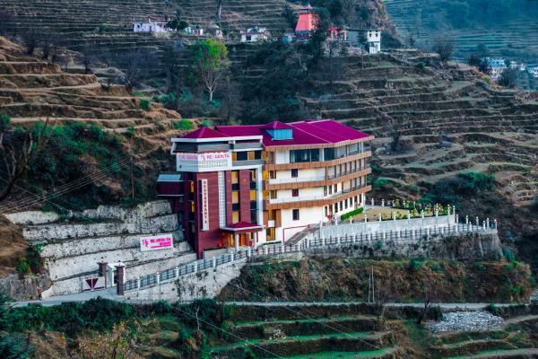 A la foto es mostra l'objecte Regenta Resort Madhuganga Ukhimath situat a la ciutat de Ukhimath.