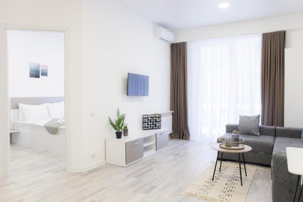 Brand New, Bright, 1 Bedroom Unit, 100 Mbps Wi-fi. - Tbilissi