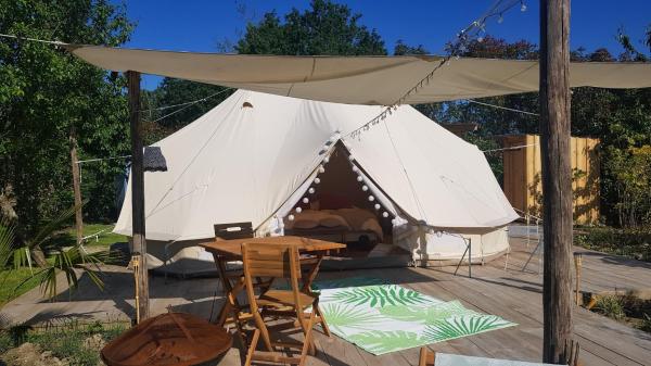 A la foto es mostra l'objecte Boheme Glamping Experience situat a la ciutat de Berson.