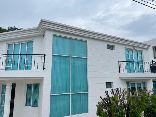På billedet ses objektet SUPER CASA CLUB CONDOMINIO EL PEÑON GIRARDOT beliggende i byen El Guabinal.