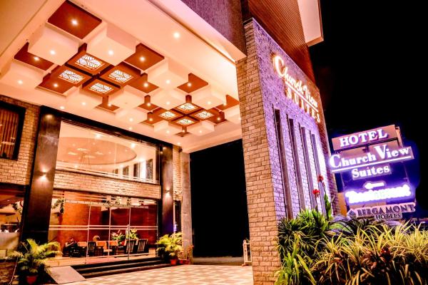 A la foto es mostra l'objecte Hotel Mary Land Suites Velankanni situat a la ciutat de Velānganni.
