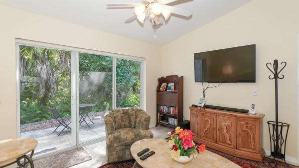 Close To Beaches, Downtown, Restaurants & Parks! - Sarasota, FL
