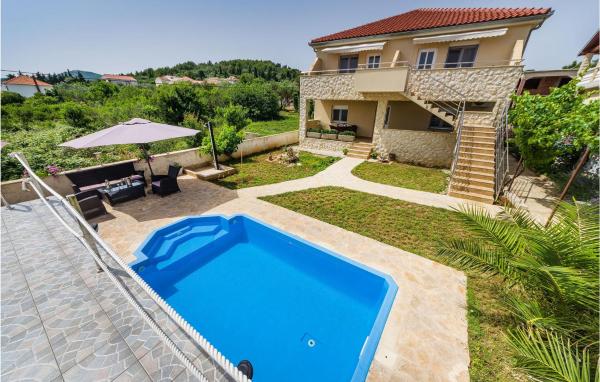 2 Bedroom Gorgeous Apartment In Zdrelac - Sukošan