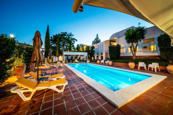 Na foto é possível ver o objeto Hotel B&B Casa Arena Sevilla localizado na cidade de Tomares.