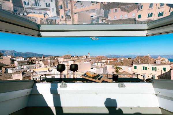 Na fotografii je vidět objekt Vailato Loft Suites nacházející se ve městě Korfu.