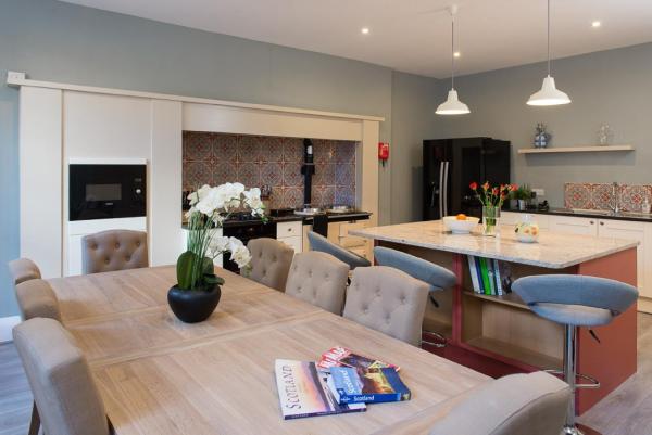 Gorgeous Central Edinburgh 3-Bedroom Apartment, Édimbourg