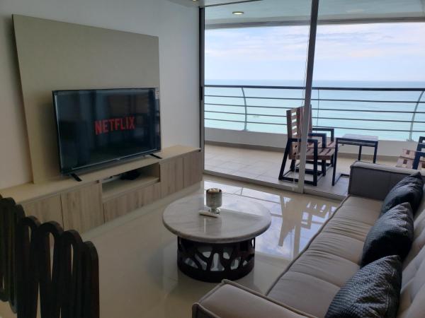 Departamento Frente Al Mar Fontaine Bleau Piso 13 - Atacames