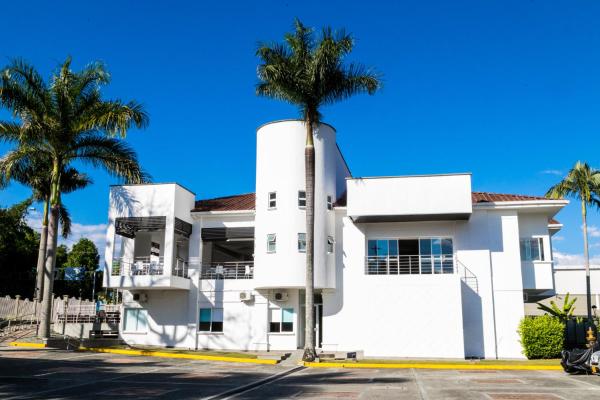 A la foto es mostra l'objecte Hotel Palma Verde situat a la ciutat de El Edén.