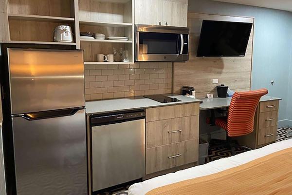 A la foto es mostra l'objecte Ramada by Wyndham Medicine Hat situat a la ciutat de Medicine Hat.