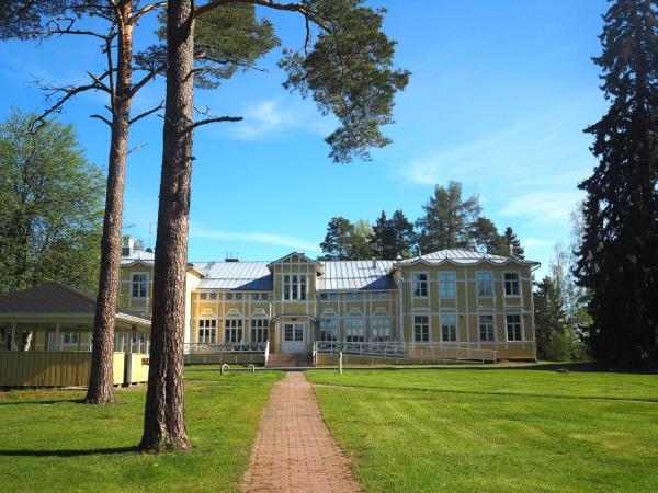 A la foto es mostra l'objecte Länsi-Suomen opisto situat a la ciutat de Vampula.