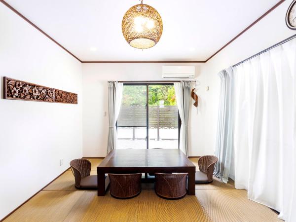 A la foto es mostra l'objecte Sea Stay Okinawa situat a la ciutat de Onna.