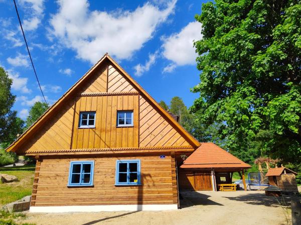 The photo shows the Roubenka U Zvoničky located in the city of Cejle.