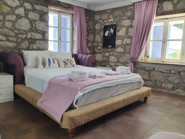 Auf dem Foto ist das Objekt Leyla Suite in der Stadt Alaçatı zu sehen.