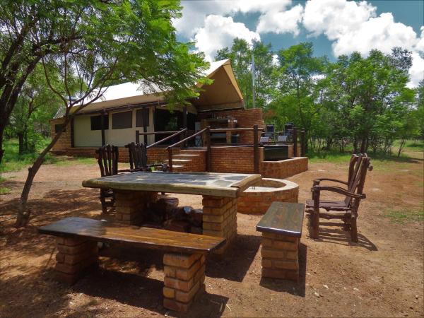 Na fotografii je vidět objekt Beka Idube Bushveld Retreat nacházející se ve městě Moloto.