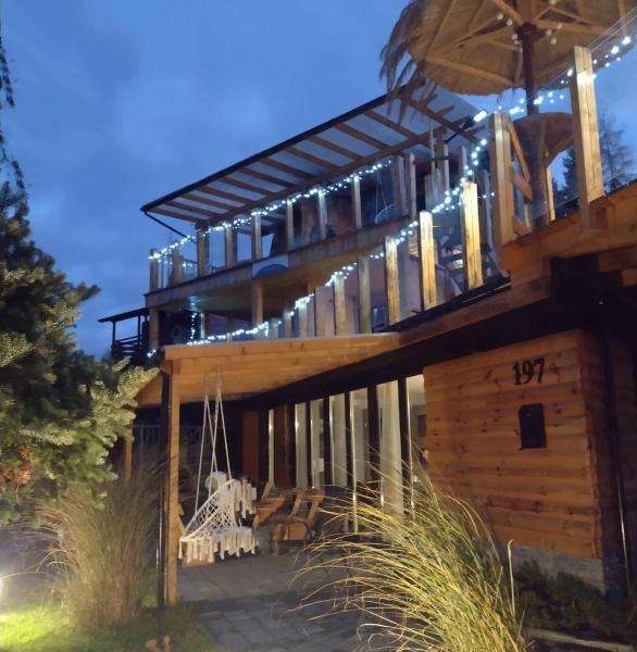 På billedet ses objektet Villa Solina beliggende i byen Zawóz.