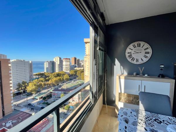 A la foto es mostra l'objecte Gerona Dream situat a la ciutat de Benidorm.