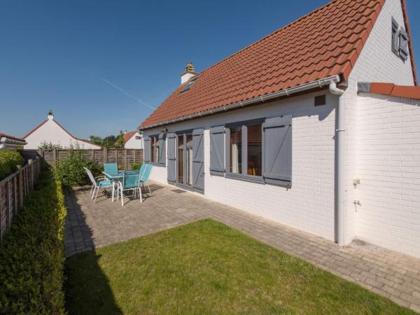 Nella foto è visibile l'oggetto Holiday Home Vissershuisje 9-21 by Interhome situato nella città di Bredene.