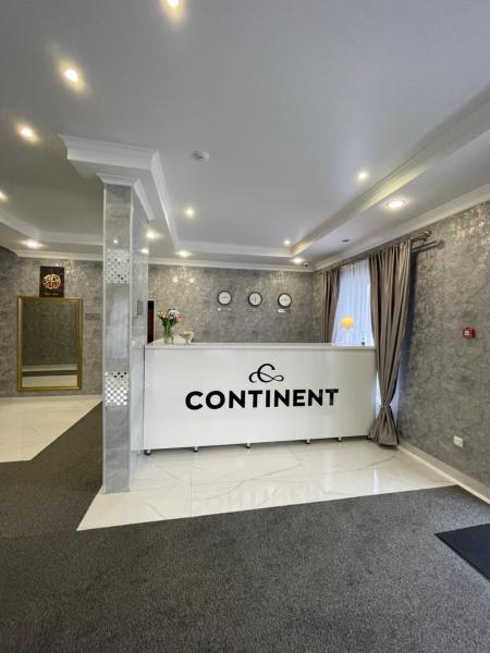 The photo shows the Hotel 