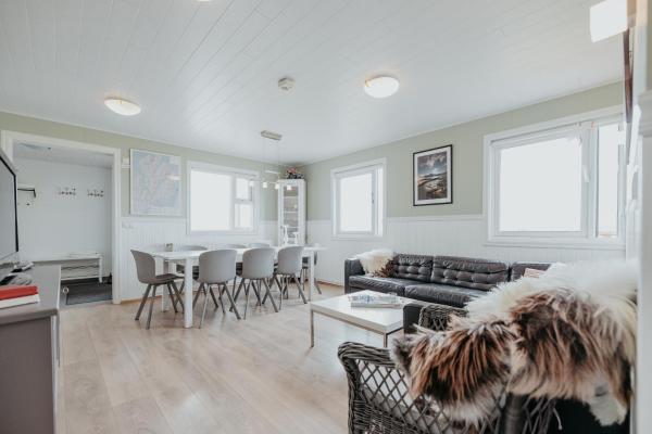 A la foto es mostra l'objecte Brúnastaðir Holiday Home situat a la ciutat de Kvíabekkur.