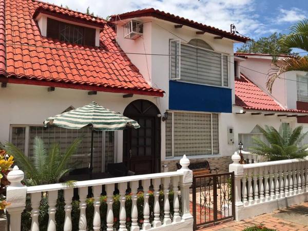 Casa Comoda, Bien Ubicada En Conjunto Con Piscina - Melgar