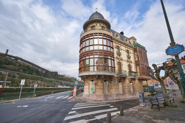Apartamento BIO Exclusivo con mirador en Bilbao y aparcamiento público gratuito, Бильбао