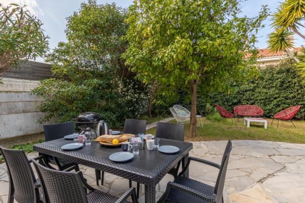 Bright House With Terrace And Garden - Côte d'Azur