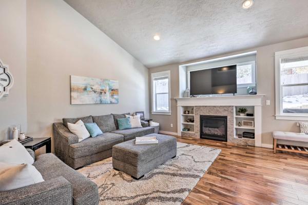 Na zdjęciu widoczny jest obiekt Modern Bend Home about 3 Mi to Old Mill District! położony w mieście Bend.