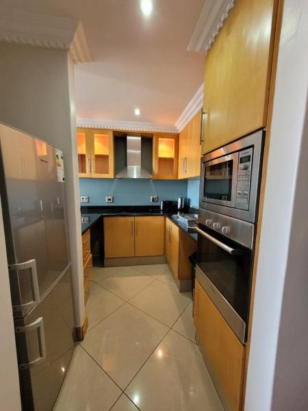 Kuva 4: Accommodation Front - Modern 2 Sleeper Penthouse with Magnificent Views