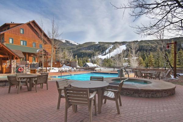 A la foto es mostra l'objecte Dakota Lodge situat a la ciutat de Keystone.