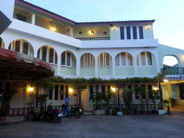 På billedet ses objektet Casa Holiday Hotel SHA beliggende i byen Phitsanulok.