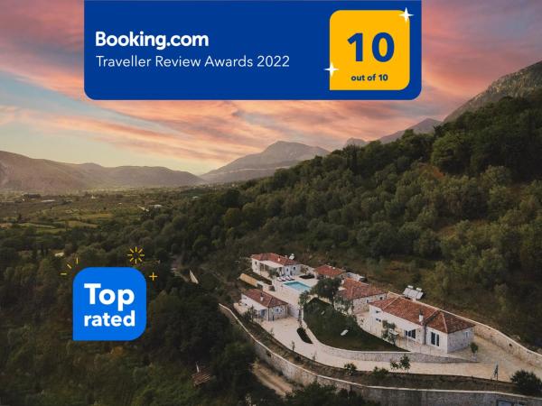 På billedet ses objektet Astrali Stone Villas beliggende i byen Paramythia.