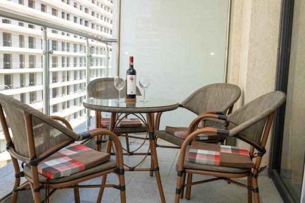Фотография 4: Studio 60 By The Beach Mamaia, FREE PARKING Casa del Mar