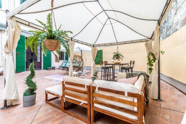 Na zdjęciu widoczny jest obiekt Wine Apartments Florence Vernaccia położony w mieście Florencja.