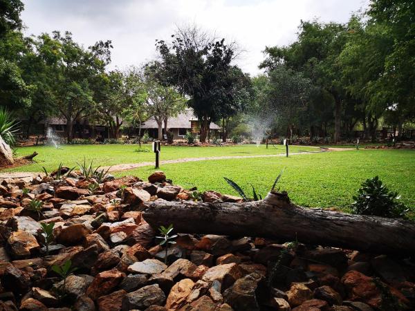 A la foto es mostra l'objecte Boulders Safari Lodge situat a la ciutat de Malelane.