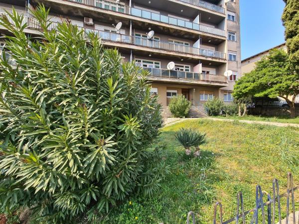 A la foto es mostra l'objecte Apartment Jadran 2151 situat a la ciutat de Pula.