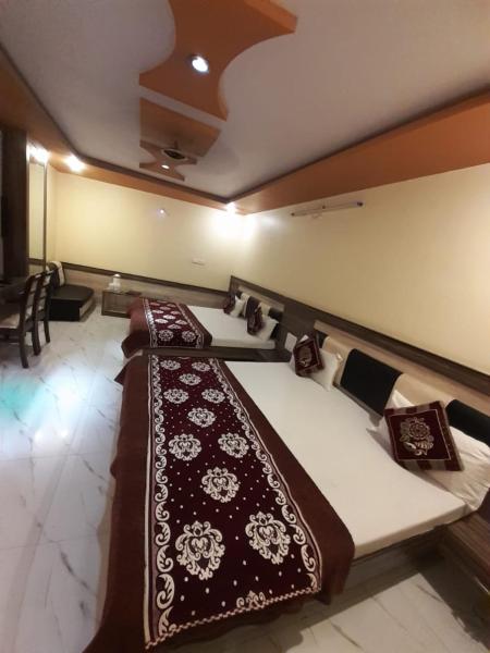 Nella foto è visibile l'oggetto Hotel Metro Inn situato nella città di Bīr.
