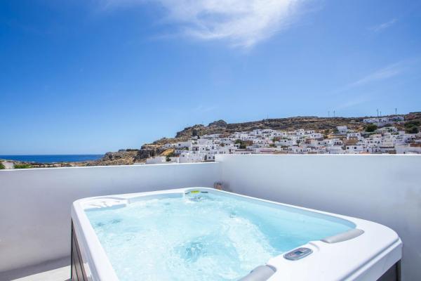 Nella foto è visibile l'oggetto Heritage Luxury Suites situato nella città di Lindos.