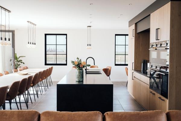 A la foto es mostra l'objecte Vakantiehuis Spoor 74 situat a la ciutat de Schore.