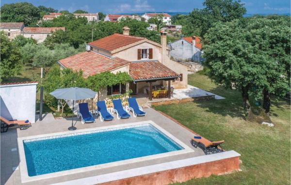 A la foto es mostra l'objecte Three-Bedroom Holiday Home In Barban situat a la ciutat de Šajini.