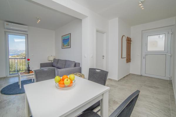Gustav - Superior Sea, Bay & Mountain View Apartment - Cavtat