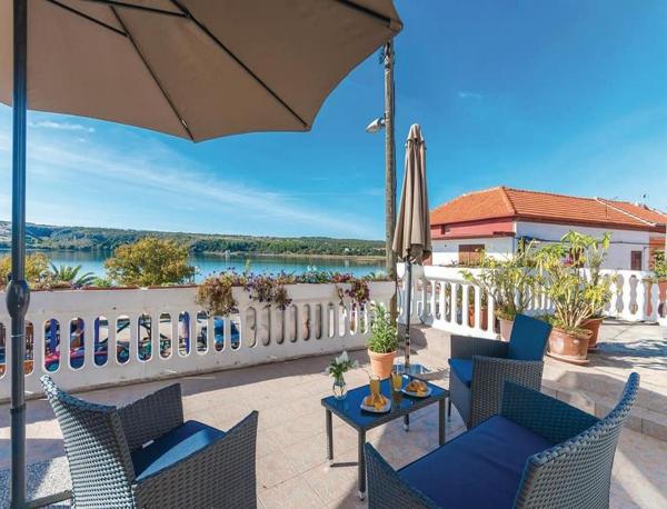 A la foto es mostra l'objecte Apartment Marjan situat a la ciutat de Posedarje.
